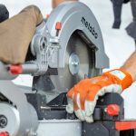 découvrez notre sélection de scies circulaires puissantes et précises, idéales pour tous vos projets de découpe de bois, métal ou plastique. performance et sécurité au rendez-vous.