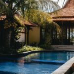 découvrez notre pool house élégant et fonctionnel, idéal pour profiter pleinement de votre espace piscine avec confort et style toute l'année.