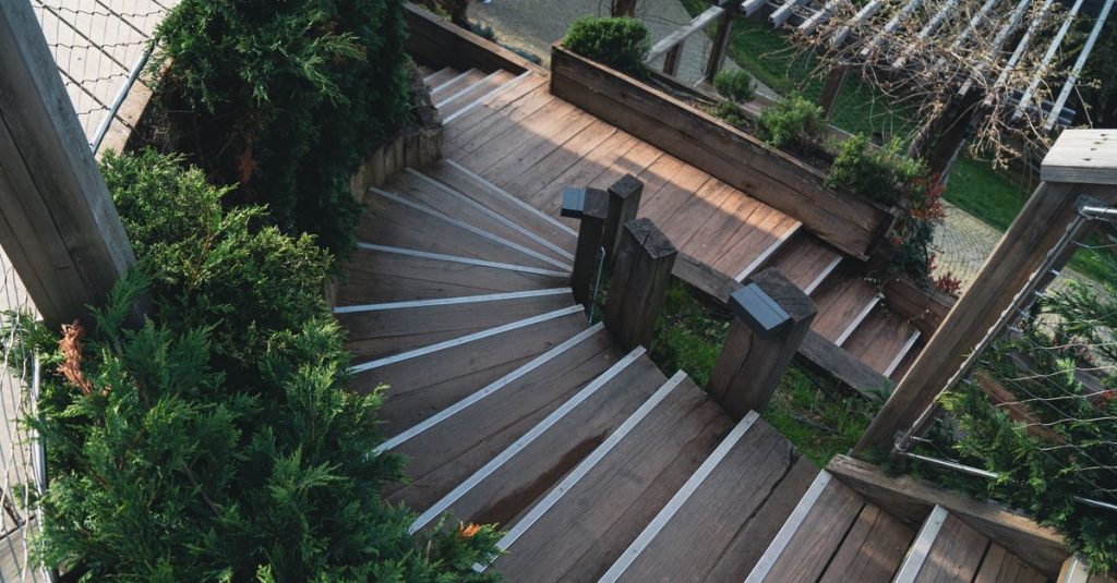 découvrez nos services professionnels d'aménagement paysager pour transformer et sublimer votre jardin avec créativité et expertise.