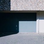découvrez comment ouvrir manuellement une porte de garage en toute sécurité et facilement grâce à notre guide pratique étape par étape.