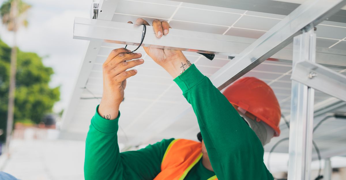 guide complet sur le câblage des panneaux solaires : conseils, étapes et bonnes pratiques pour connecter efficacement vos panneaux solaires.